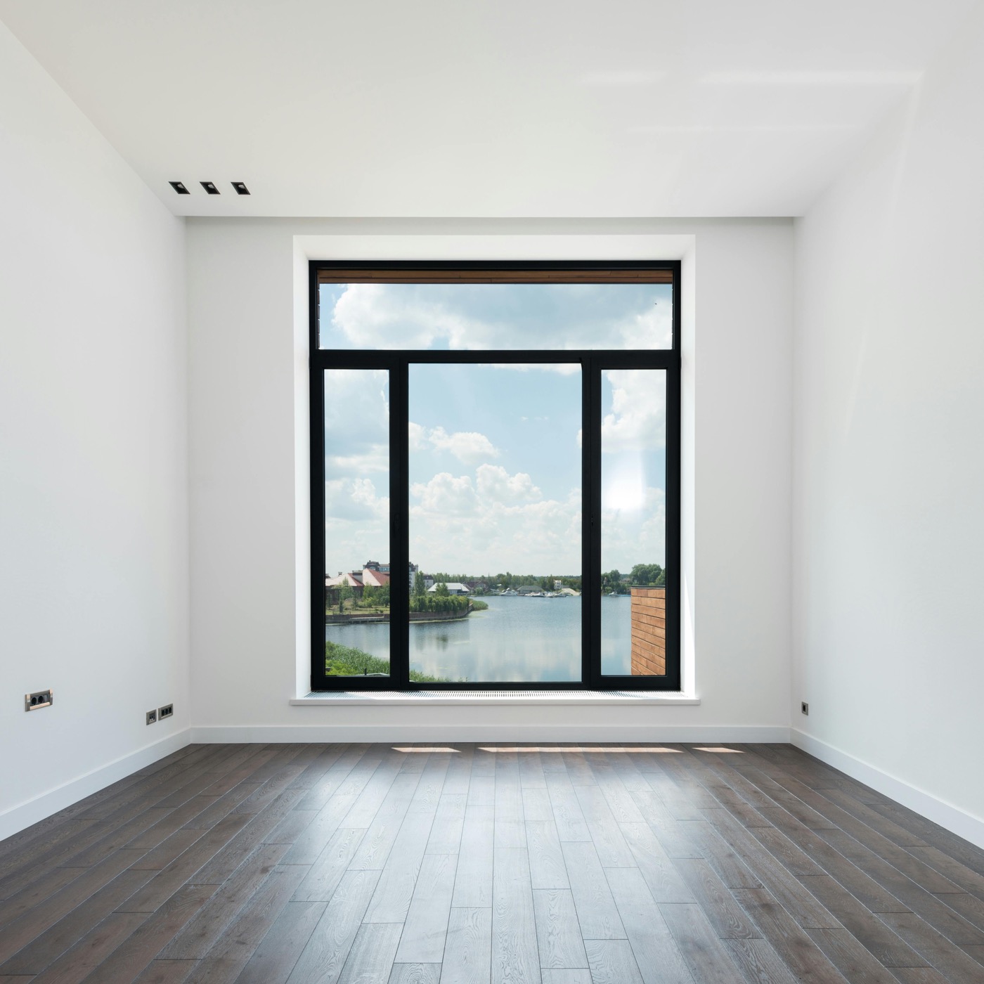 Empty room — the starting point for curtain selection